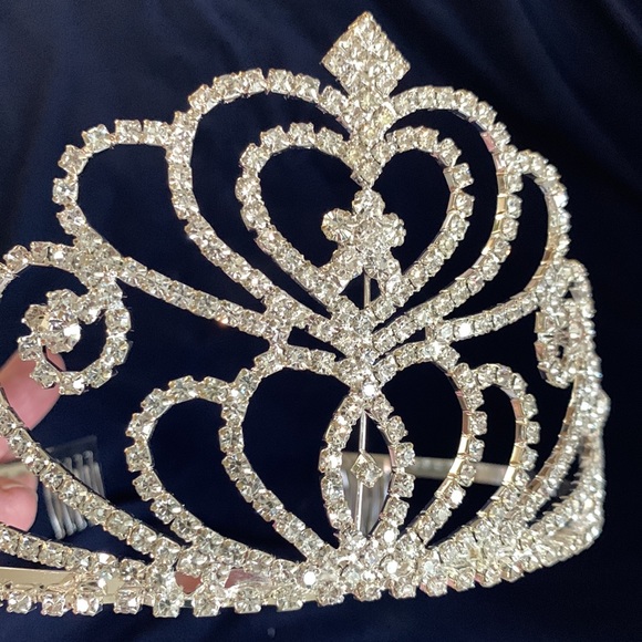 LARGE RHINESTONE TIARA - Picture 2 of 12